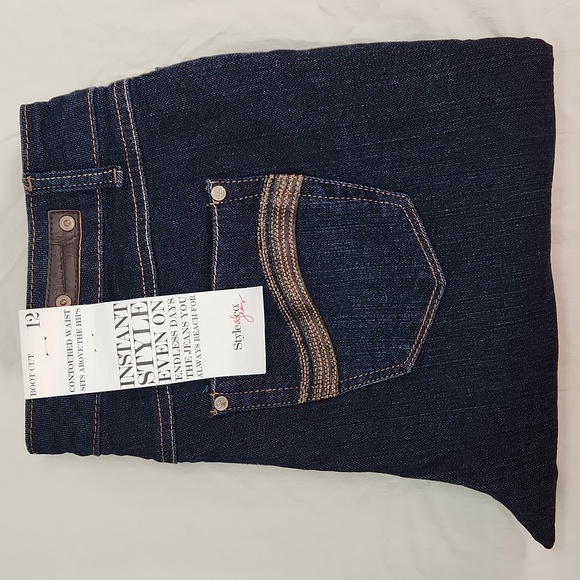 NWT Style & Co Bootcut Rinse Wash Size 12 Curvy Boot CUT Jeans - Picture 17 of 17